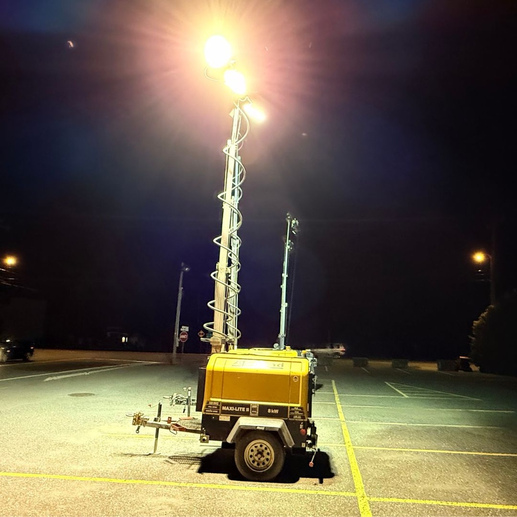 2017 - Maxi-Lite II Metal Halide Towable Light Tower with 8kW Generator