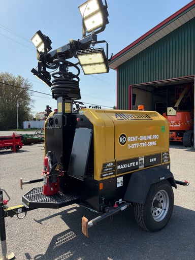 [5AEA1HB16MH002444] Maxi-Lite II LED Towable Light Tower with with electric brakes and 8kW Generator